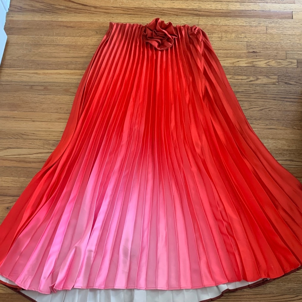 Delfi Collective Giselle Pleated Ombré Satin Maxi Dress - Picture 3 of 7